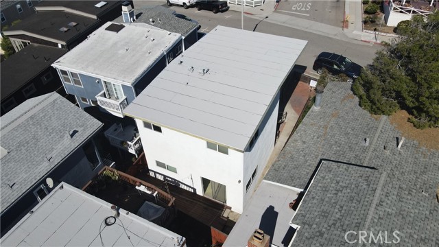 250 24th St, Hermosa Beach, California 90254, 3 Bedrooms Bedrooms, ,1 BathroomBathrooms,Residential,Sold,24th St,SB22037743