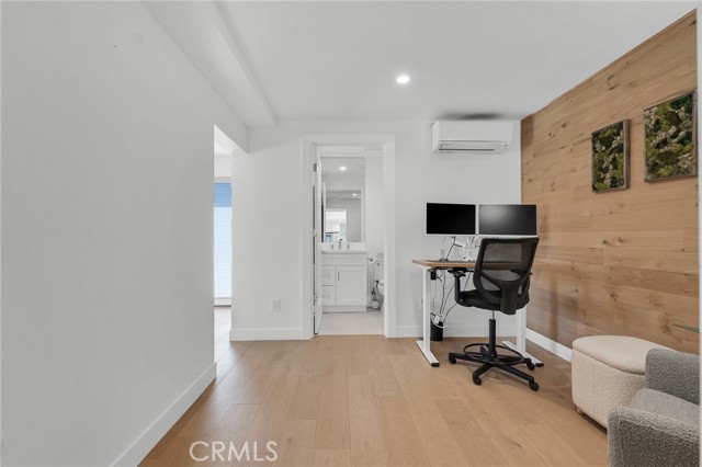 23241 Aetna Street, Woodland Hills CA: https://media.crmls.org/medias/81faf7a8-1e82-4a22-97d5-a22735578a20.jpg