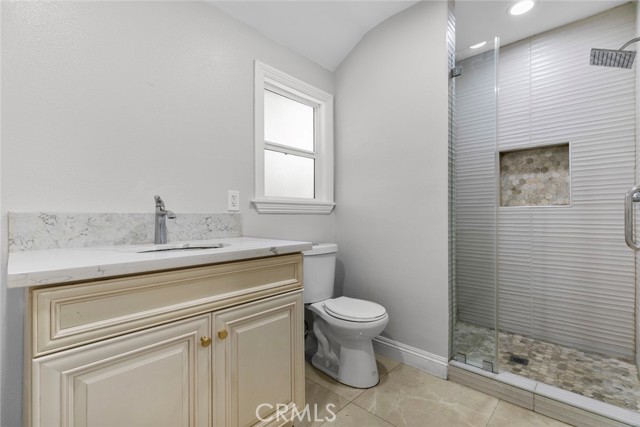 Detail Gallery Image 11 of 36 For 6711 Rhea Ave a,  Reseda,  CA 91335 - 3 Beds | 2 Baths