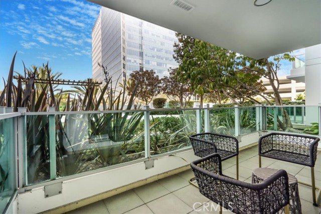 3141 Michelson Drive, Irvine CA: https://media.crmls.org/medias/81fb4502-2ce0-4b91-9349-f42ae5775758.jpg