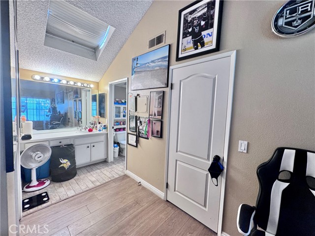 Detail Gallery Image 16 of 30 For 2532 W Macarthur Bld #B,  Santa Ana,  CA 92704 - 1 Beds | 1 Baths