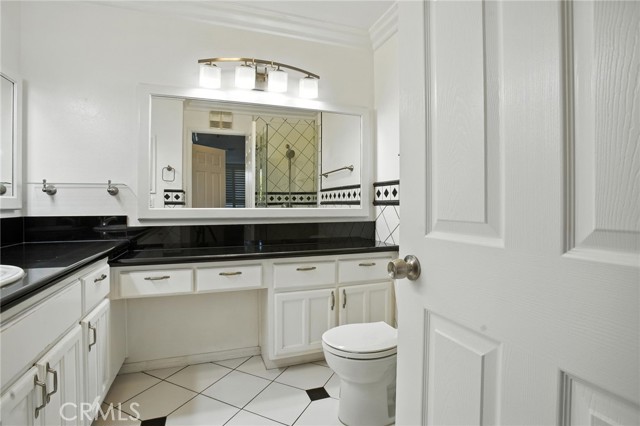 121 S Hope Street, Los Angeles CA: https://media.crmls.org/medias/81fcb125-f4c8-40fa-9cc6-f53435f5353c.jpg