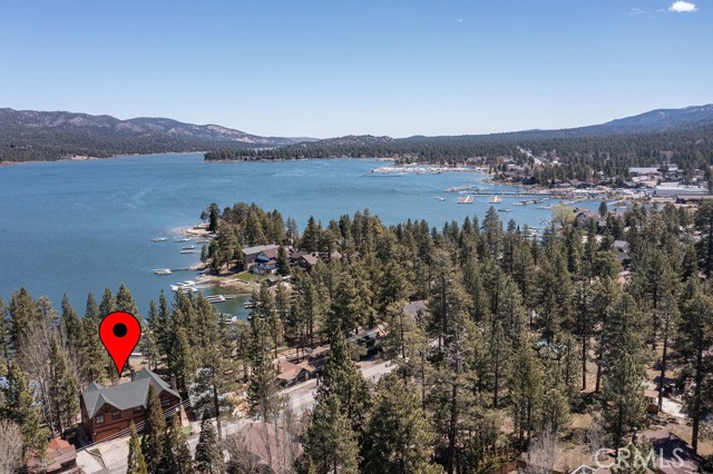 Detail Gallery Image 10 of 70 For 40202 Lakeview Dr, Big Bear Lake,  CA 92315 - 5 Beds | 3/1 Baths