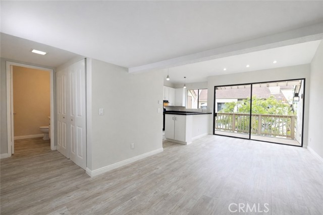 Image 1 of 39 For 10520 Lakeside  L