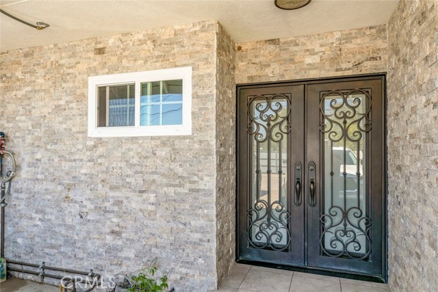 11024 Peoria Street, Sun Valley CA: https://media.crmls.org/medias/81fcc290-1720-4f31-90a2-8ffefc4f163d.jpg