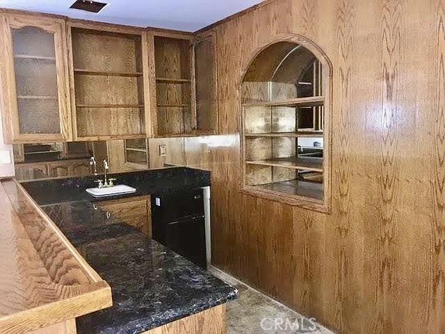 https://media.crmls.org/medias/81fcde20-9289-4112-bbcb-ede8bf9abed9.jpg?preset=X-Large