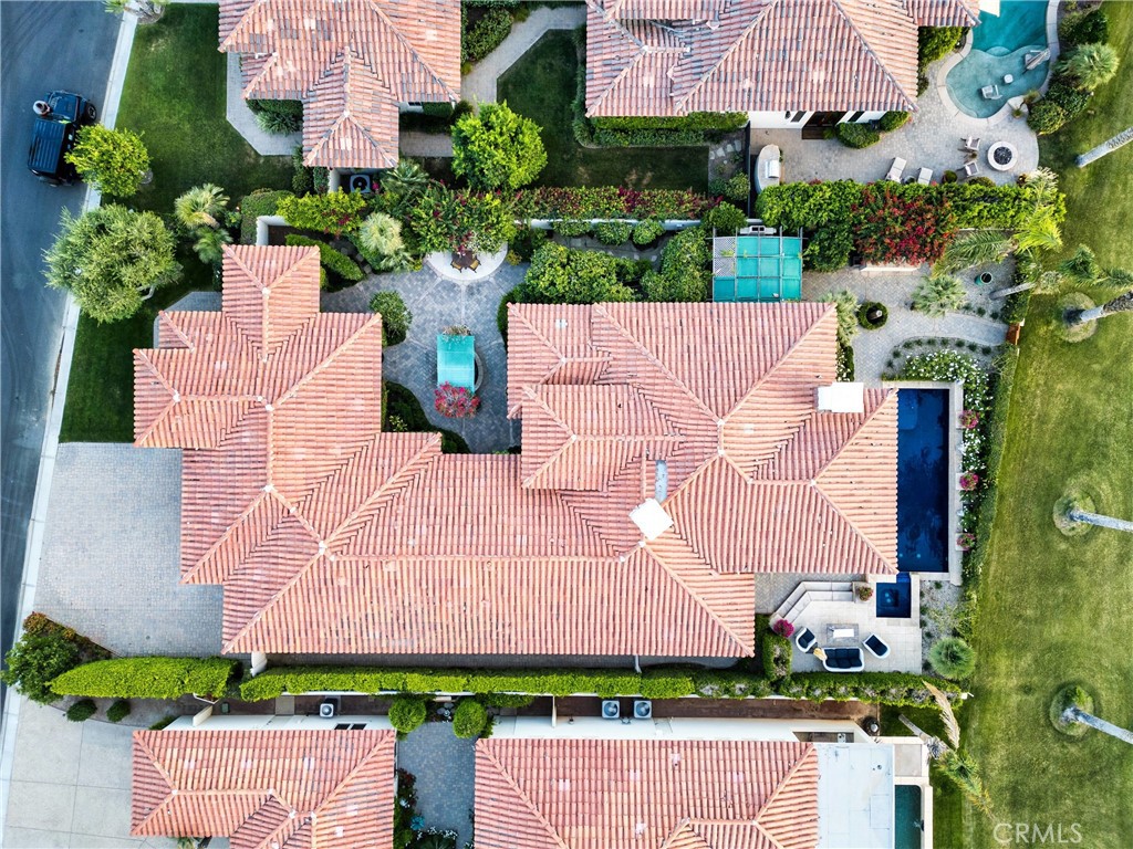 https://media.crmls.org/medias/81fd0605-3bc3-47f2-89c5-21dee5c154a6.jpg?preset=X-Large