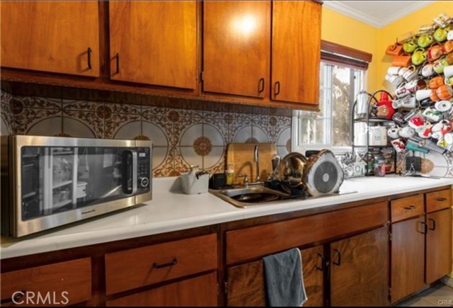 Detail Gallery Image 16 of 21 For 1843 Cerritos, Long Beach,  CA 90806 - 5 Beds | 3 Baths