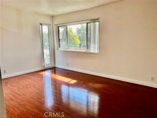 Detail Gallery Image 19 of 40 For 19451 Sherman Way #501,  Reseda,  CA 91335 - 3 Beds | 2/1 Baths