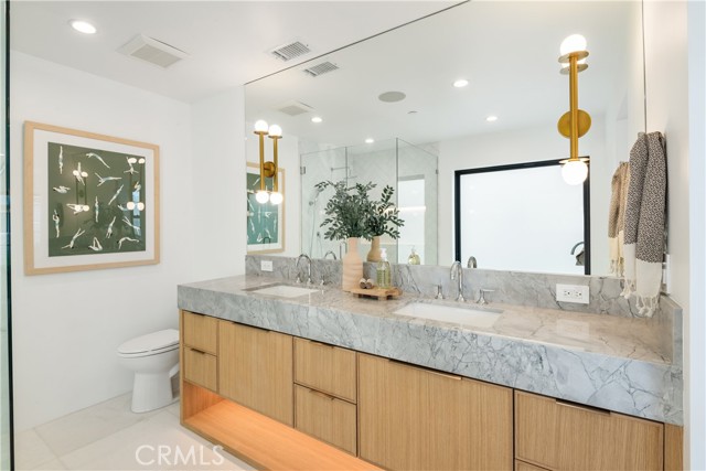 Detail Gallery Image 9 of 30 For 707 2nd St, Hermosa Beach,  CA 90254 - 4 Beds | 4/1 Baths