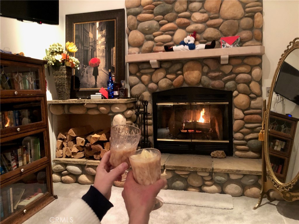 https://media.crmls.org/medias/81fed247-ef63-48aa-8baf-eea74c717ff9.jpg?preset=X-Large