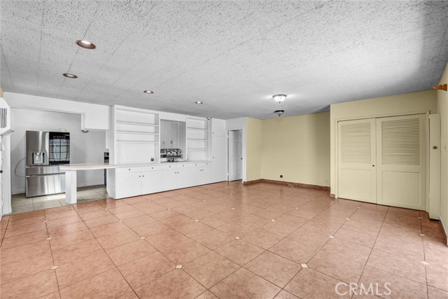 6626 Riverton Avenue photo 17