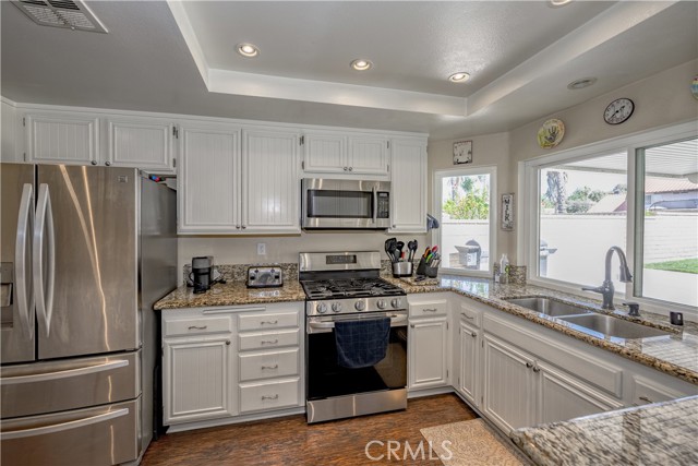 Detail Gallery Image 8 of 47 For 20419 Kesley St, Canyon Country,  CA 91351 - 6 Beds | 3 Baths