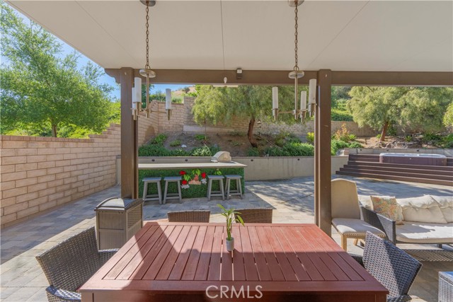 Detail Gallery Image 7 of 42 For 19890 Holly Drive, Saugus,  CA 91350 - 3 Beds | 3 Baths