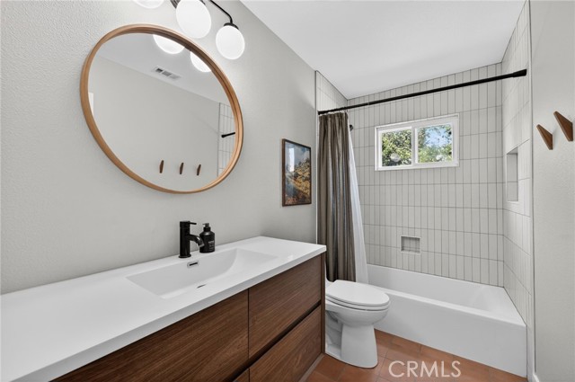 1463 Clock Ave, Redlands CA: https://media.crmls.org/medias/8200265f-806d-4400-982d-c25db92d0571.jpg
