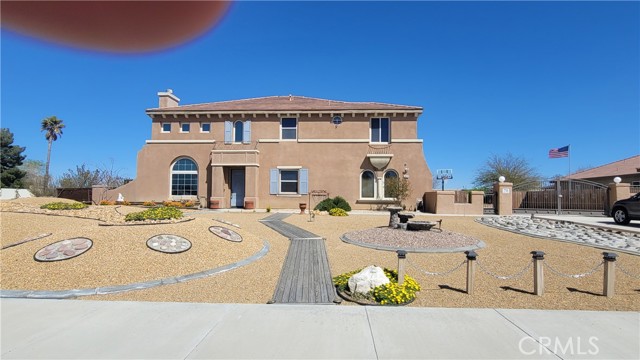 Detail Gallery Image 1 of 19 For 12699 Yorkshire Dr, Apple Valley,  CA 92308 - 7 Beds | 5/1 Baths