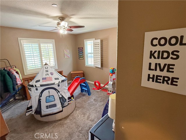 15767 Buck Point Lane, Fontana CA: https://media.crmls.org/medias/82006ce9-29ec-4804-8f86-5ede39447305.jpg