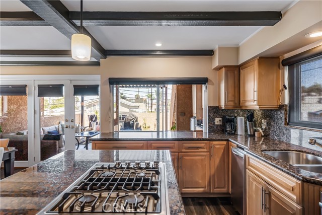 708 Main Street, Huntington Beach CA: https://media.crmls.org/medias/82006d5a-ae94-4d22-94a9-74aecb1a157f.jpg