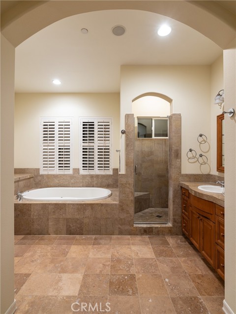 Detail Gallery Image 20 of 25 For 5561 Ocean Terrace Dr, Huntington Beach,  CA 92648 - 4 Beds | 4/1 Baths