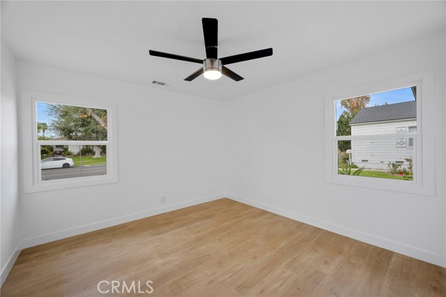 Detail Gallery Image 14 of 29 For 2640 N Buena Vista St, Burbank,  CA 91504 - 3 Beds | 2 Baths
