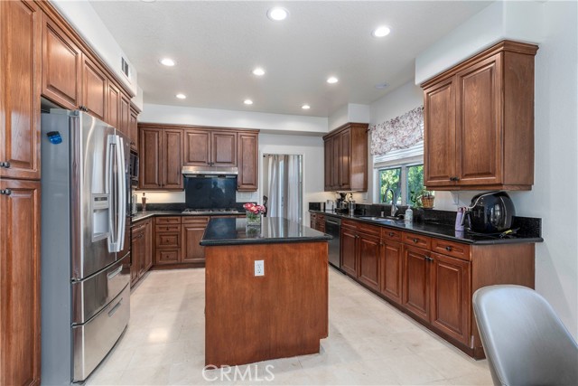 Detail Gallery Image 11 of 46 For 7371 Westcliff Dr, West Hills,  CA 91307 - 5 Beds | 5 Baths