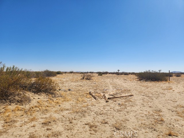 Detail Gallery Image 4 of 9 For 220 E Ave, Palmdale,  CA 93550 - – Beds | – Baths