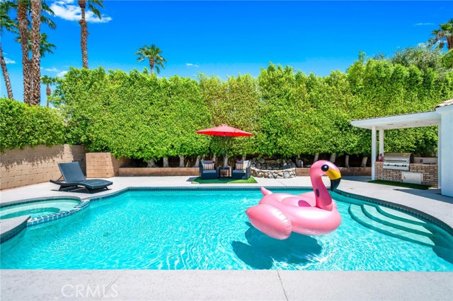 68870 Durango Road, Cathedral City CA: https://media.crmls.org/medias/82033180-b3bd-450c-8403-eb9740deef4f.jpg