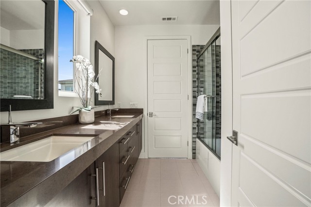 Detail Gallery Image 30 of 40 For 12695 Sandhill Ln #3,  Playa Vista,  CA 90094 - 3 Beds | 2/1 Baths