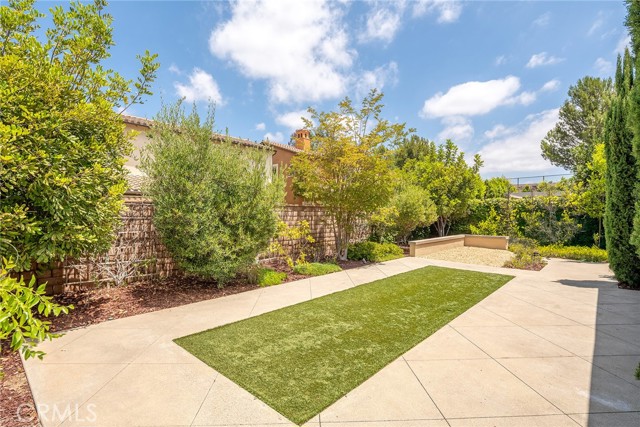 17 Lowland, Irvine CA: https://media.crmls.org/medias/82042e6b-786e-41f8-ad5d-05bfa52fa7bf.jpg