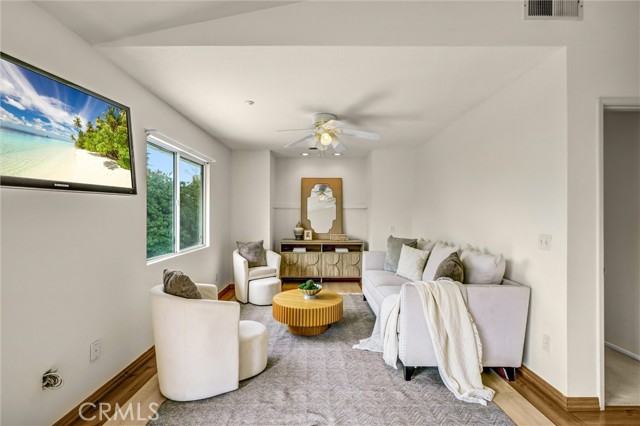 Detail Gallery Image 33 of 61 For 15155 Trail View Ct, Sylmar,  CA 91342 - 5 Beds | 4 Baths