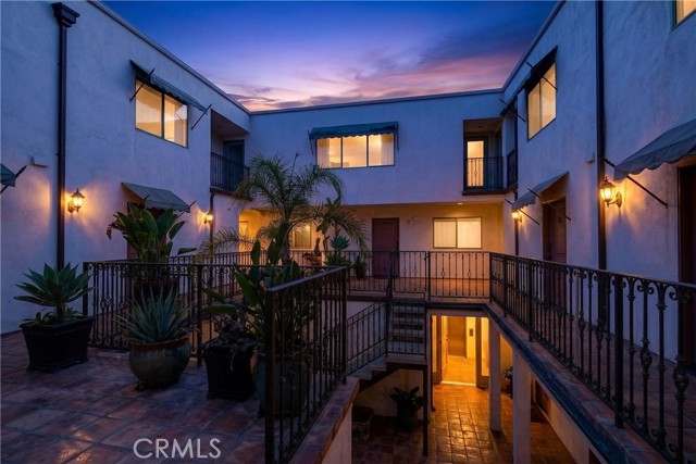 Detail Gallery Image 57 of 69 For 4301 Los Feliz #12,  Los Angeles,  CA 90027 - 2 Beds | 3 Baths