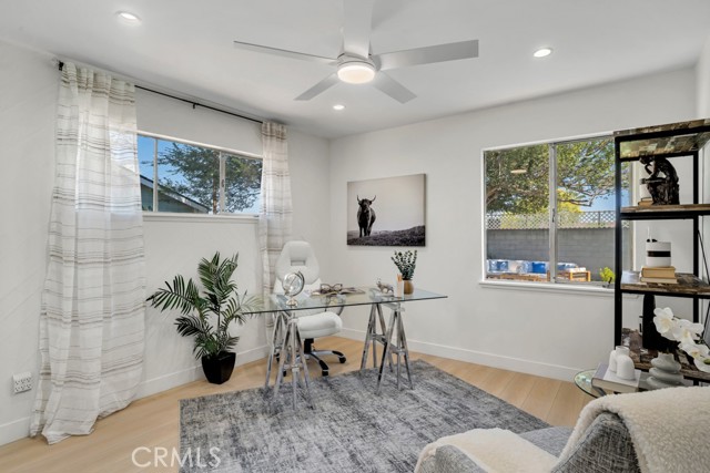 Detail Gallery Image 9 of 20 For 6456 Royer Ave, West Hills,  CA 91307 - 4 Beds | 2 Baths