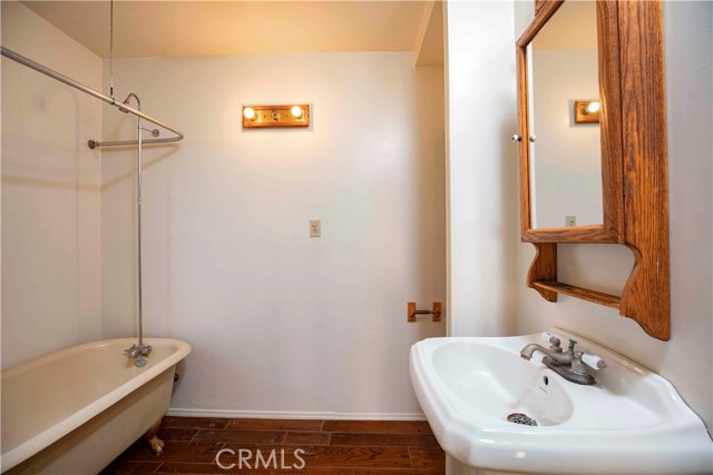 19205 Entradero Avenue, Torrance CA: https://media.crmls.org/medias/8205bb61-c8f9-4dfe-968d-7bc7cf8c1a18.jpg