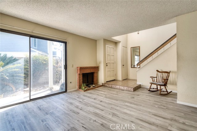 Detail Gallery Image 9 of 33 For 181 N Magnolia Ave #D,  Anaheim,  CA 92801 - 3 Beds | 2/1 Baths