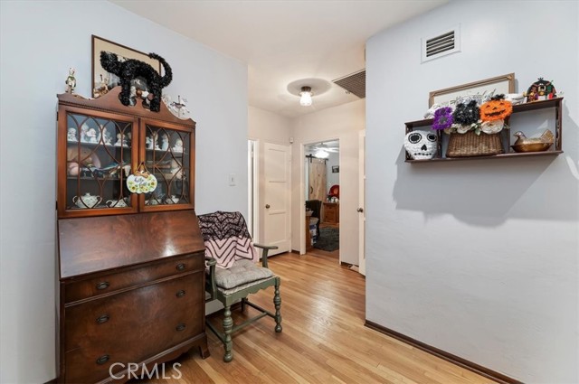 Detail Gallery Image 26 of 38 For 3630 Castle Reagh, Riverside,  CA 92506 - 3 Beds | 2/1 Baths