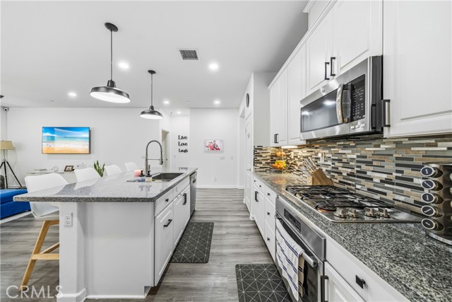 Detail Gallery Image 12 of 54 For 29193 Black Oak, Lake Elsinore,  CA 92530 - 3 Beds | 2 Baths