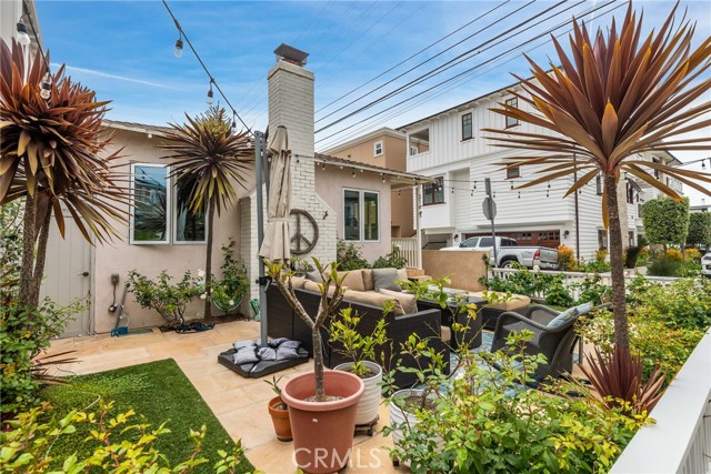 316 7th Street, Manhattan Beach, California 90266, 3 Bedrooms Bedrooms, ,2 BathroomsBathrooms,Residential,Sold,7th,SB22117653