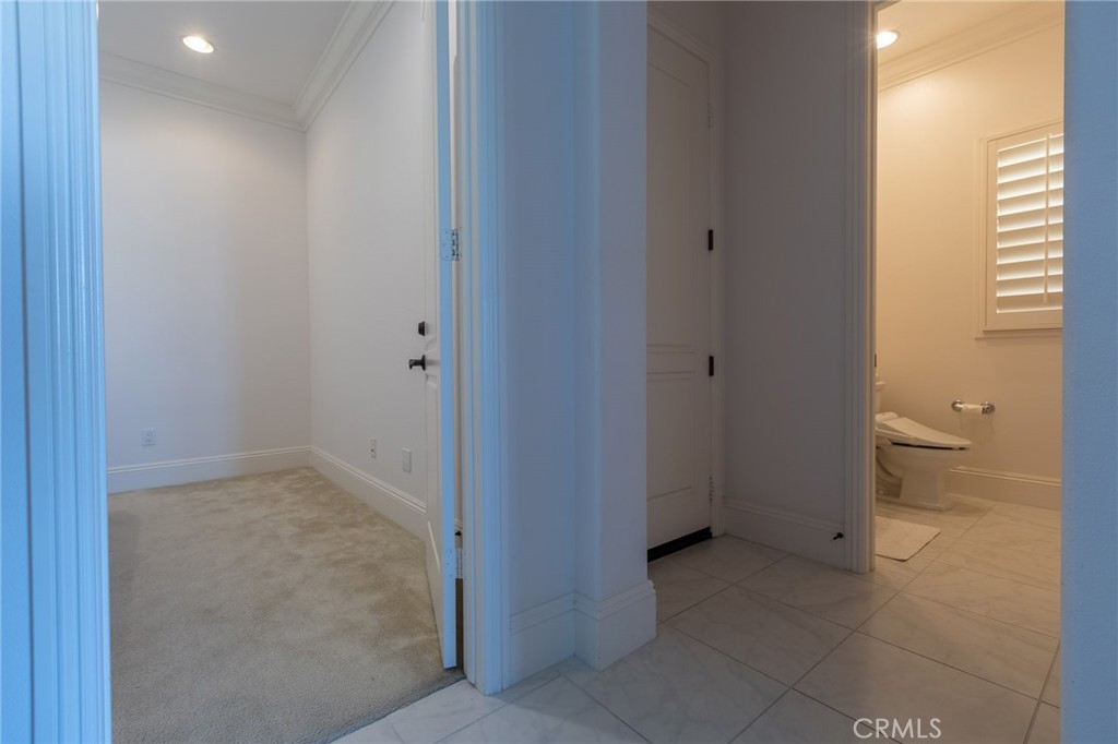 https://media.crmls.org/medias/8206fdc4-2829-4d36-99dc-5d2ba62d4e6e.jpg?preset=X-Large