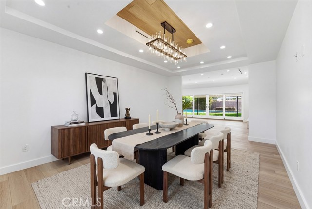 Detail Gallery Image 9 of 48 For 19510 Merridy, Northridge,  CA 91324 - 6 Beds | 6/1 Baths