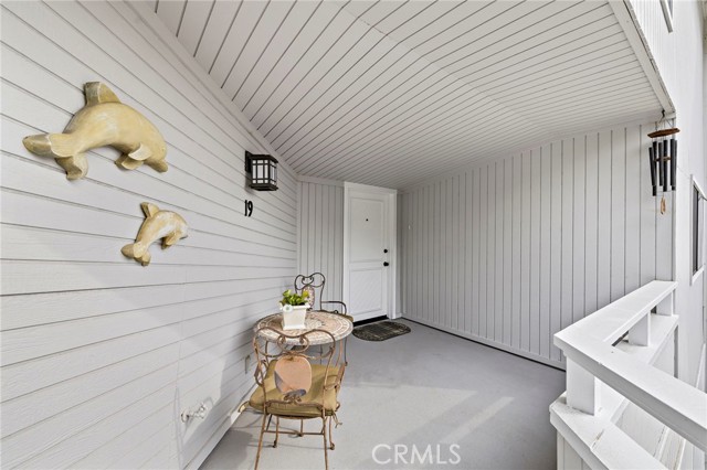 Detail Gallery Image 2 of 22 For 19 Kamalii Ct #257,  Newport Beach,  CA 92663 - 2 Beds | 2/1 Baths