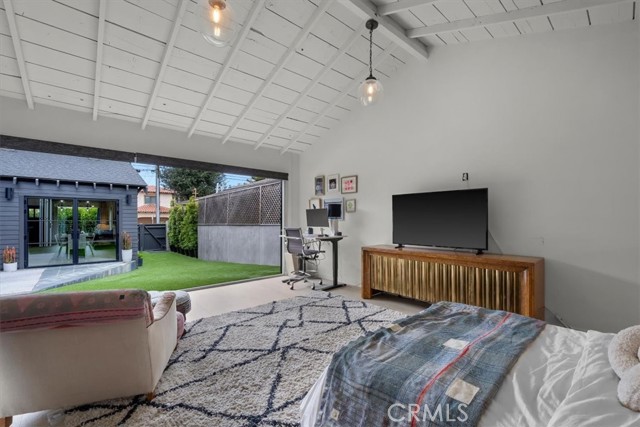 1012 10th Street, Manhattan Beach CA: https://media.crmls.org/medias/8207a69f-5de5-4018-a5e1-4f3ea8806eef.jpg