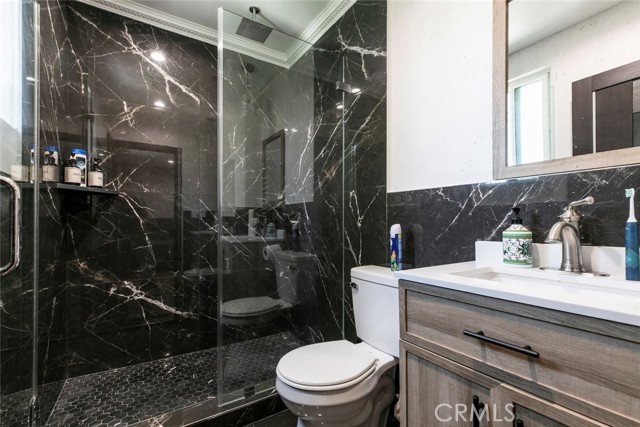 17800 Raymer Street, Sherwood Forest CA: https://media.crmls.org/medias/82081624-ff7d-4980-9fde-e39b5d6d83d0.jpg