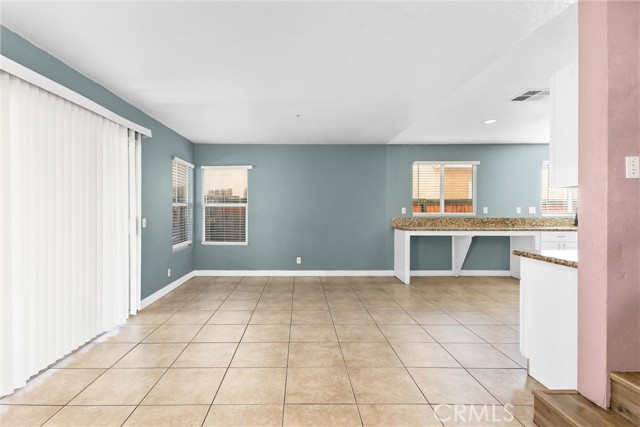 Detail Gallery Image 8 of 36 For 11355 Tondela St, Fontana,  CA 92337 - 5 Beds | 2/1 Baths