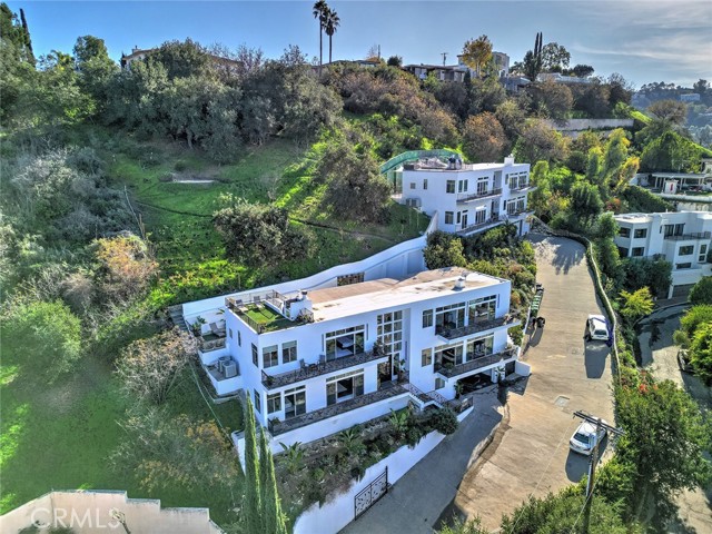 Detail Gallery Image 41 of 44 For 3952 Oakfield Dr, Sherman Oaks,  CA 91423 - 5 Beds | 4/1 Baths