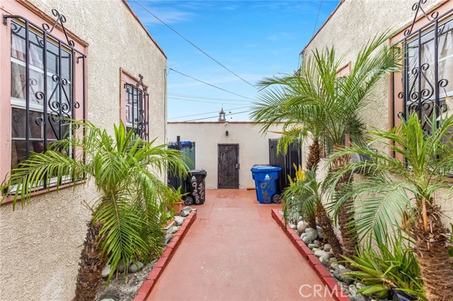 Detail Gallery Image 40 of 43 For 928 S Breed St, Los Angeles,  CA 90023 - – Beds | – Baths
