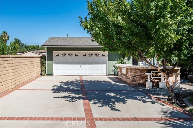 25112 De Wolfe Road, Newhall CA: https://media.crmls.org/medias/8209e082-f432-4aca-bb5d-16fce414dd2d.jpg