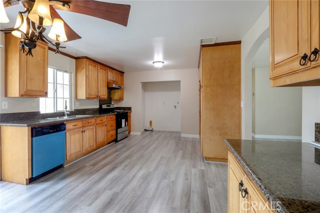 2857 S Desert Forest Avenue, Ontario CA: https://media.crmls.org/medias/820af1d1-f2a8-411e-8bfc-2b33dab31659.jpg
