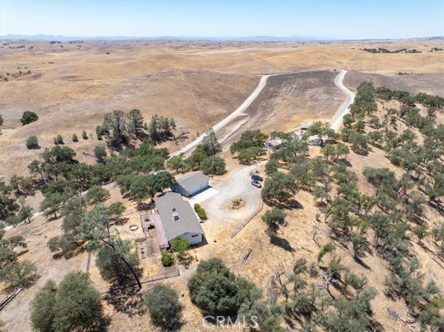75463 Ranchita Avenue, San Miguel CA: https://media.crmls.org/medias/820b3cb0-b88c-4f56-b538-46435c2d980d.jpg