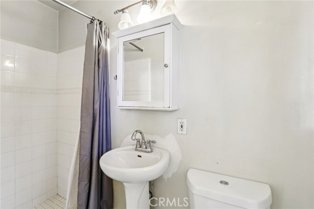 Detail Gallery Image 23 of 39 For 10509 Silverton, Tujunga,  CA 91042 - 4 Beds | 3 Baths