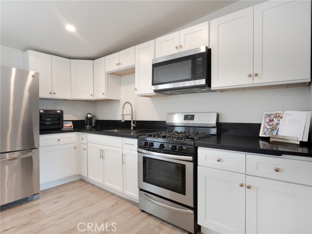649 W w ramona Drive, Rialto CA: https://media.crmls.org/medias/820cd628-0c0e-4380-8551-068b033cd8d4.jpg